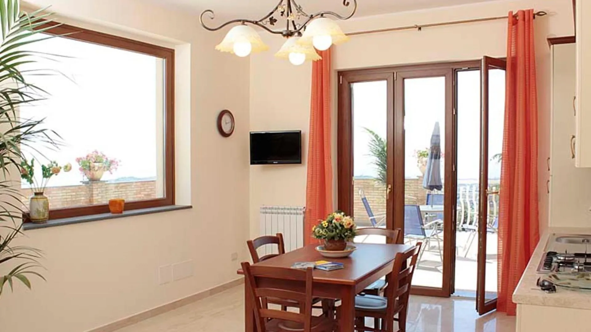 Aparthotel Etna Royal View Trecastagni 2*,