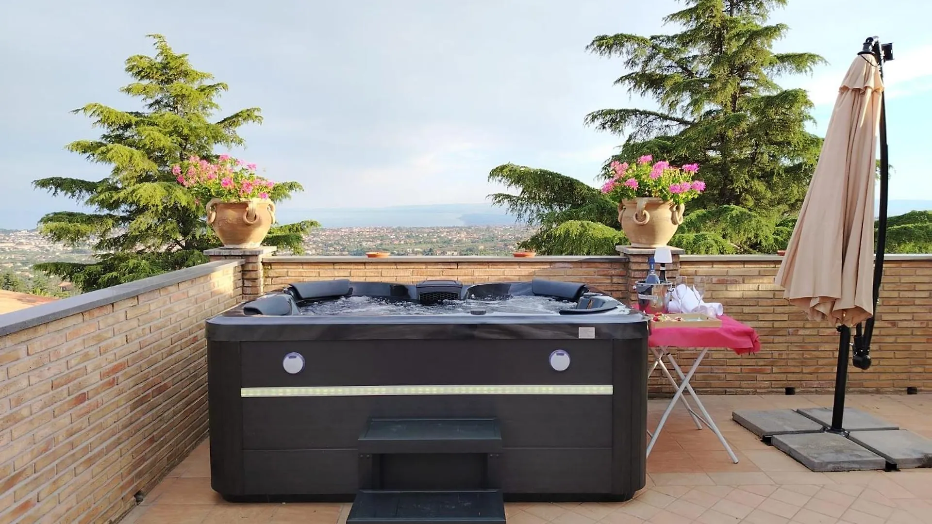 Aparthotel Etna Royal View Trecastagni 2*,