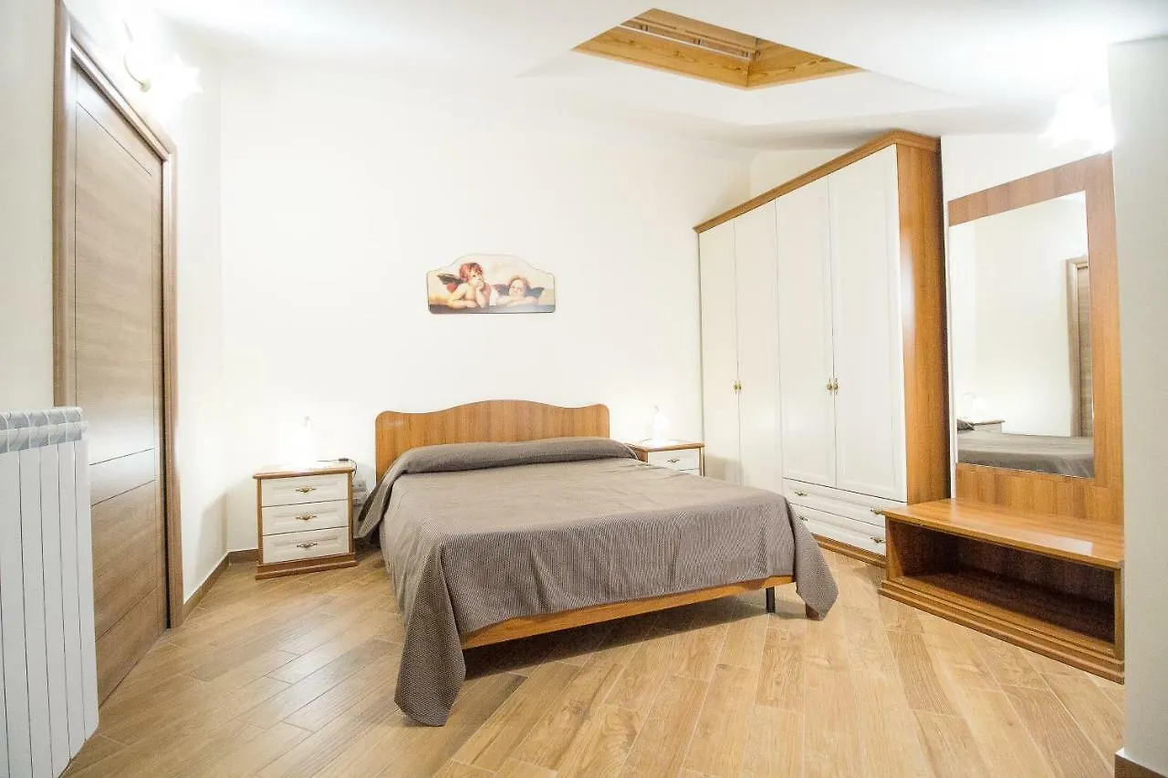 Aparthotel Etna Royal View Trecastagni 2*,